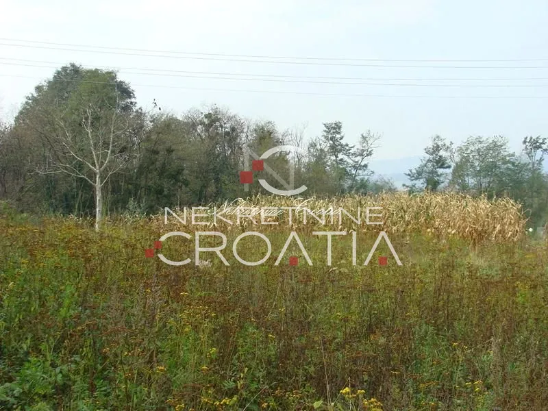 ivanec: zemljište s objektom, strujom i vodom! - slika 2