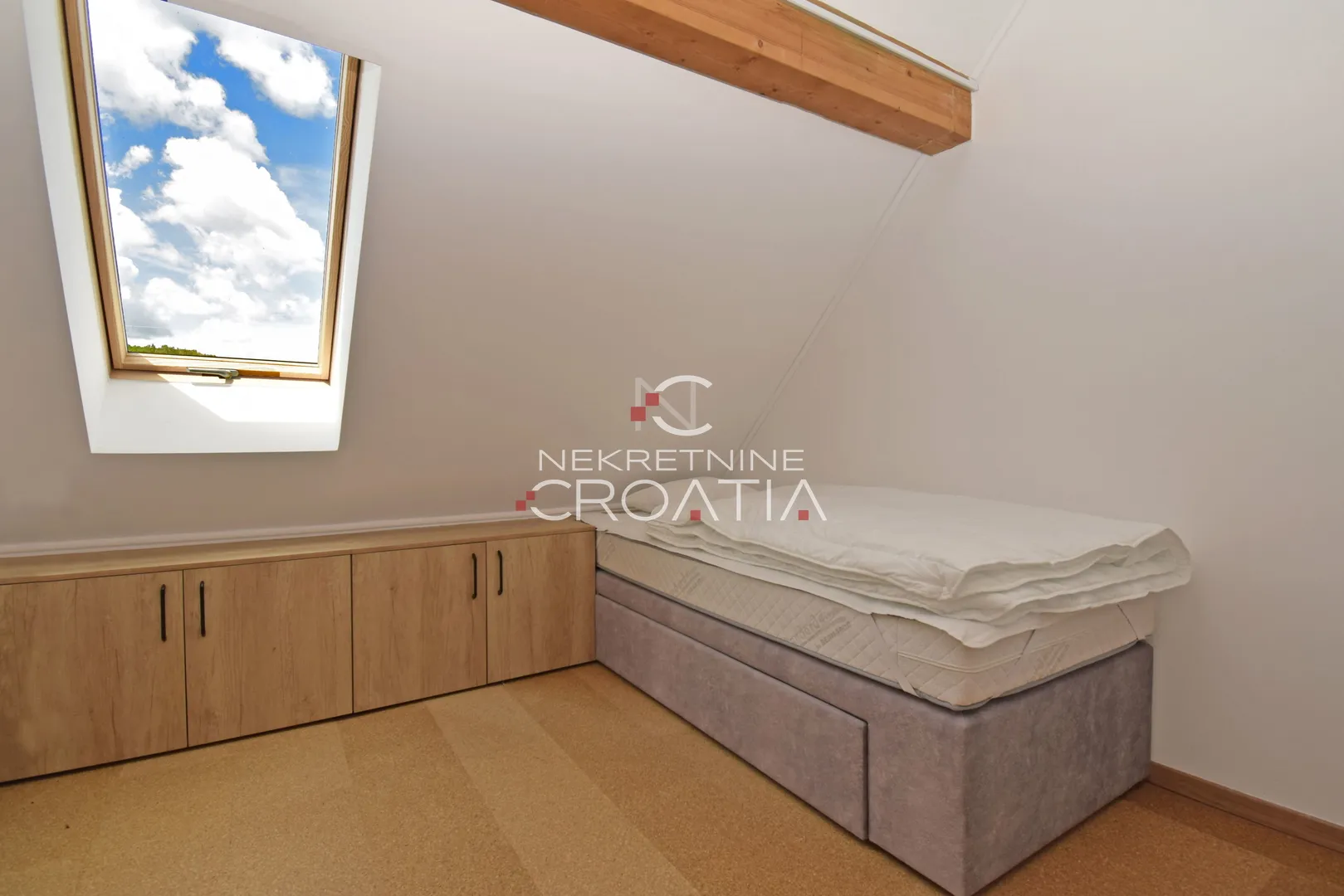 sniženo!!! prilika: rustikalna vila s bazenom - slika 20