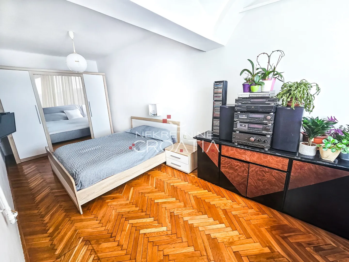 ekskluzivno, 3 stana + studio ap + pp + garaža - slika 22