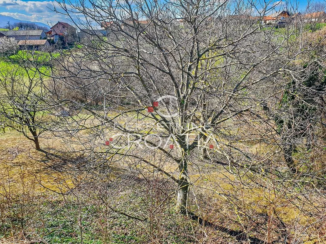 salinovec, građevinsko sa izvorom vode! - slika 14