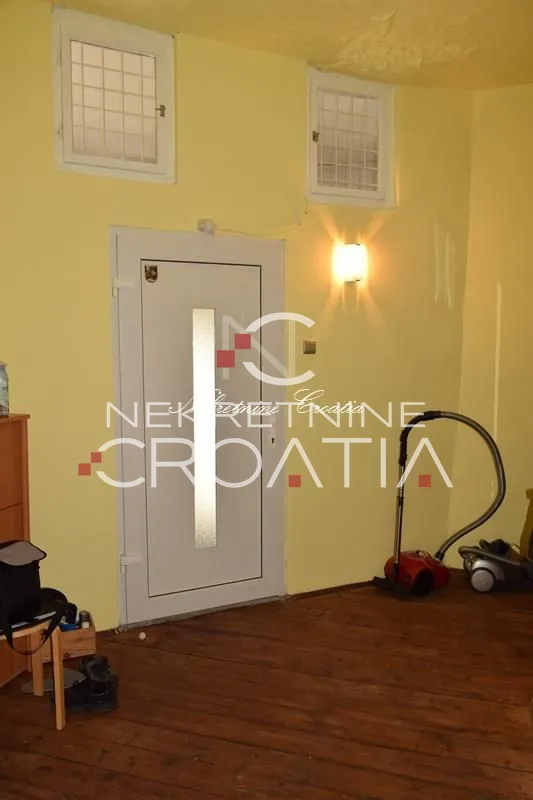 varaždin: stan u rodnoj kući i. kukuljevića - slika 12