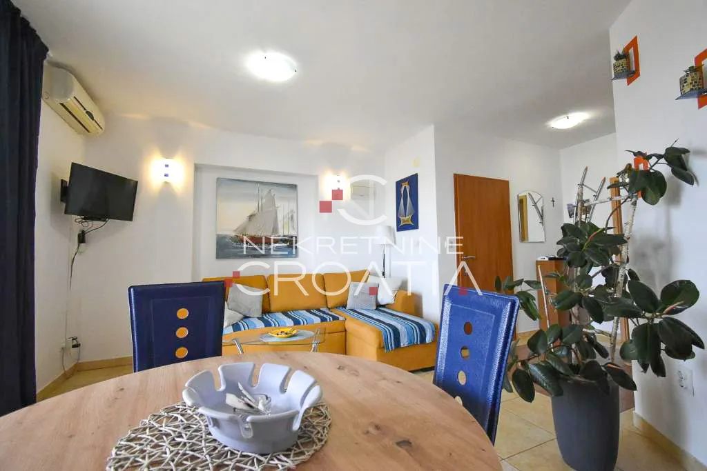 trogir, seget: kuća sa 6 apartmana! - slika 9