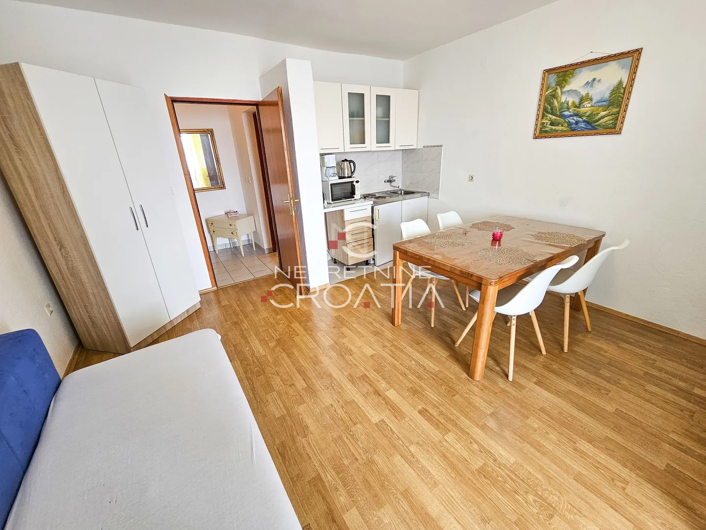 prizna: 1. red do mora, 3 apartmana! - slika 16