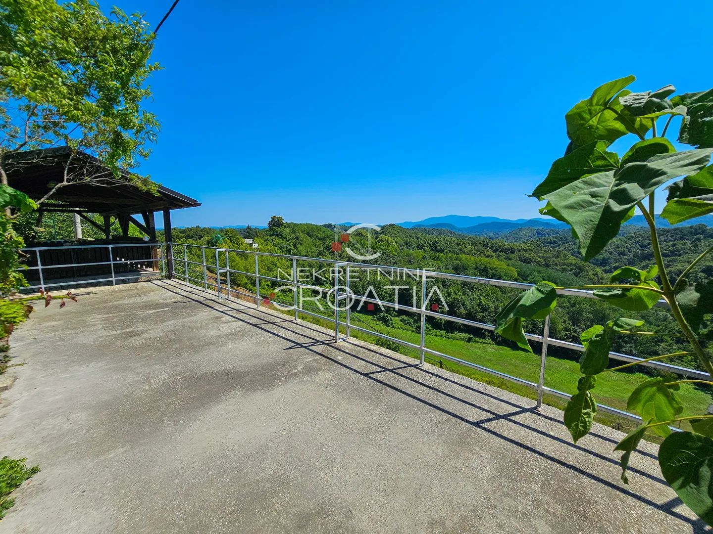autohtono imanje sa 3.5 ha zemljišta, 2 m od slovenske granice! - slika 8