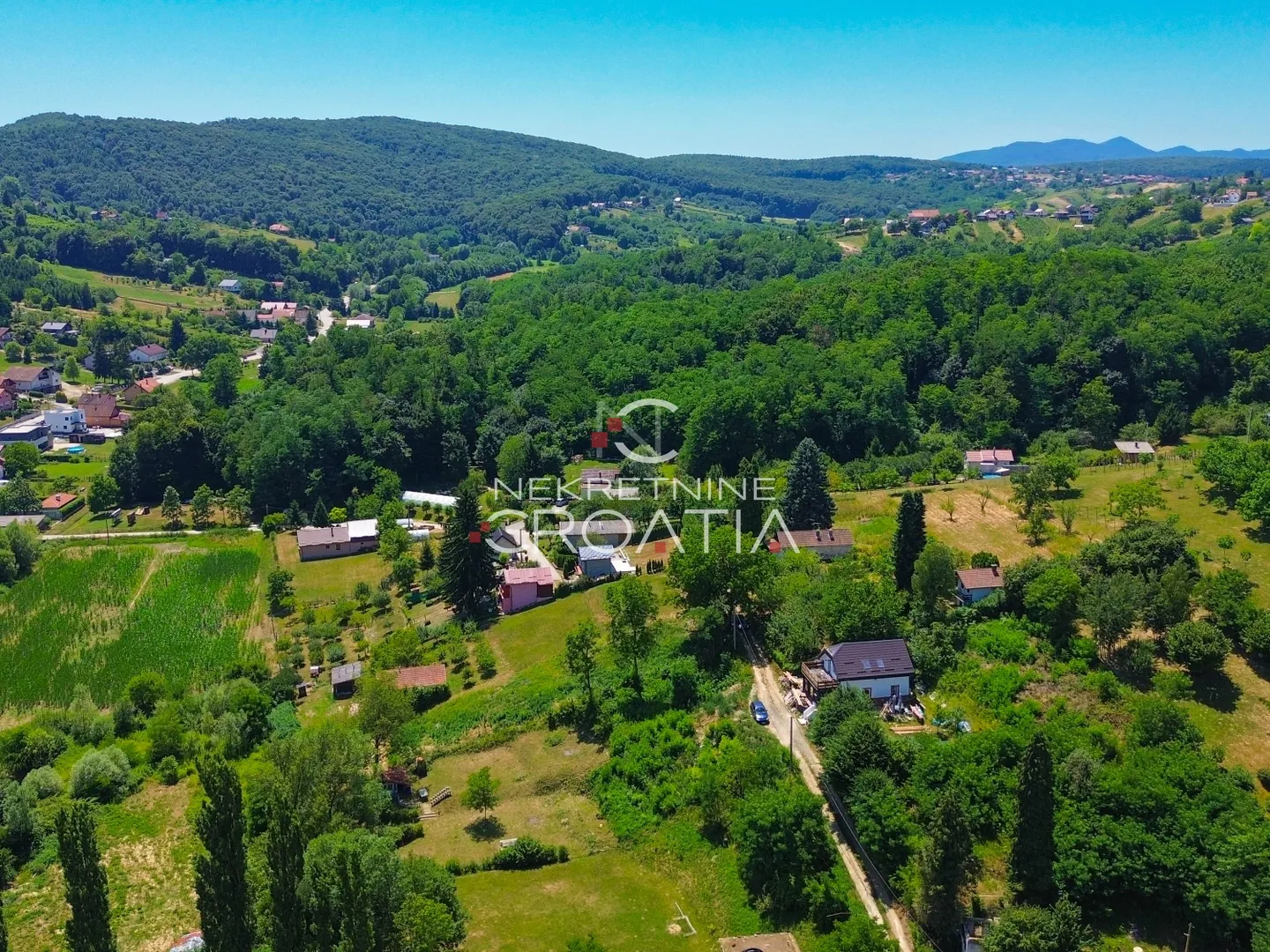 sniženo: mali vrh, građevinsko! - slika 2