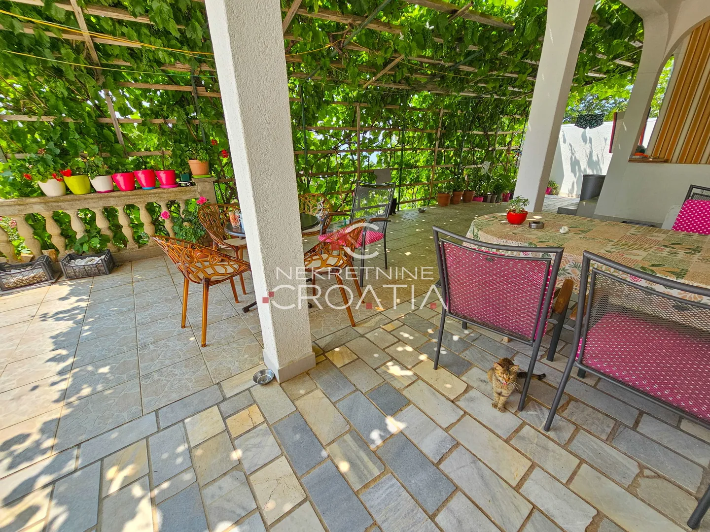prizna: 1. red do mora, 2 apartmana! - slika 4