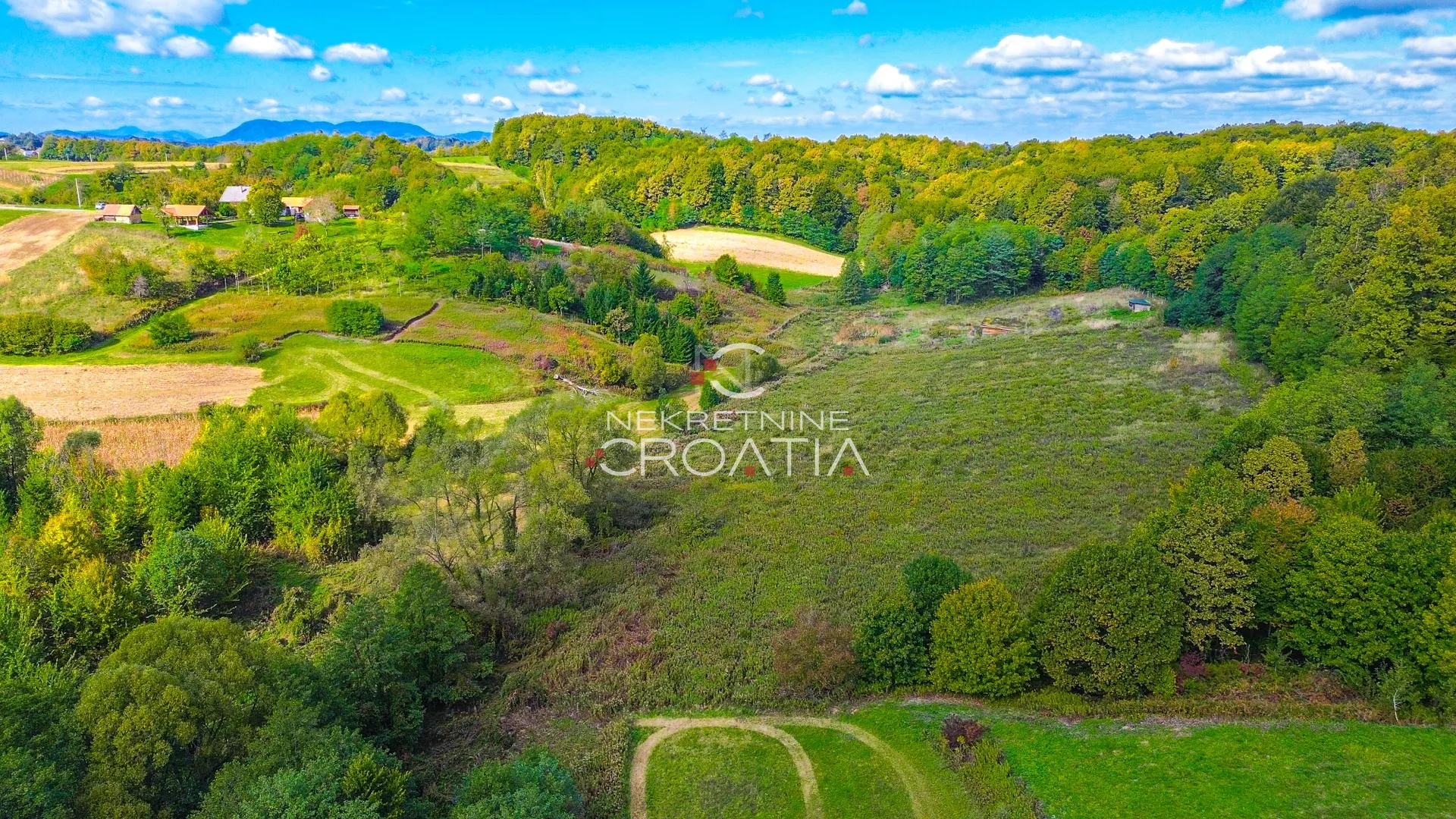 4,5 ha zemljišta + kuća - slika 29