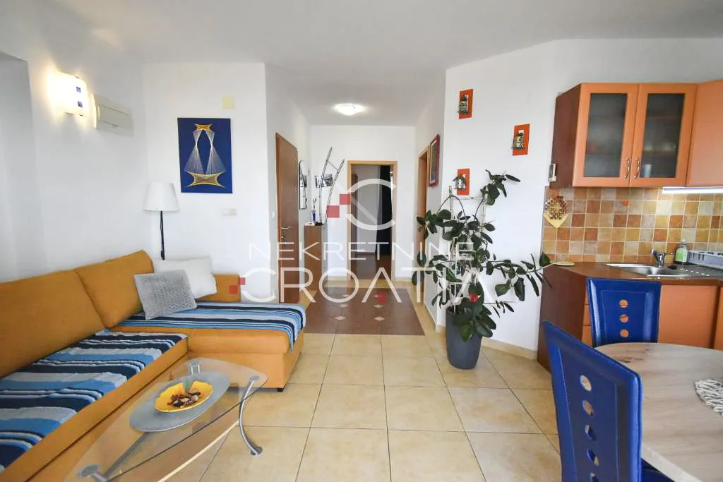 trogir, seget: kuća sa 6 apartmana! - slika 13