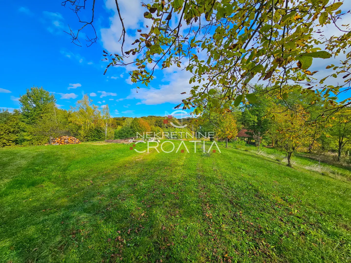4,5 ha zemljišta + kuća - slika 27