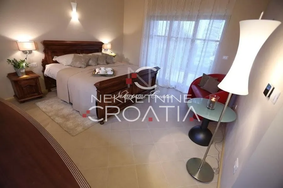 luksuzna istarska vila sa bazenom - slika 25