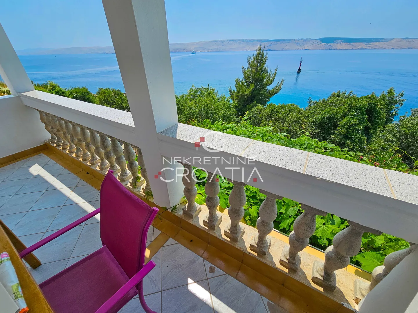 prizna: 1. red do mora, 3 apartmana! - slika 3