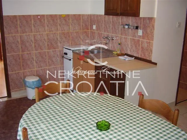 kuća sa 6 apartmana!. - slika 11