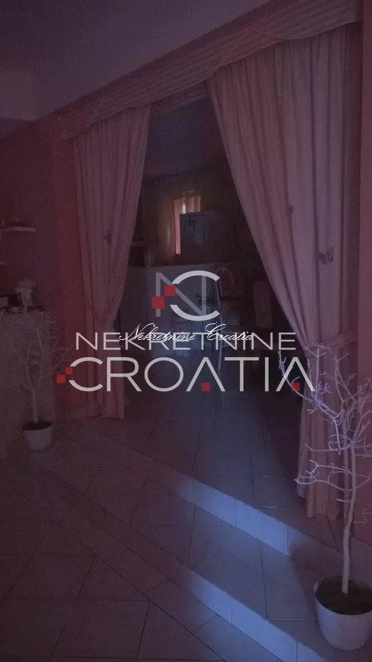 poreč: vila u i. zoni - slika 11