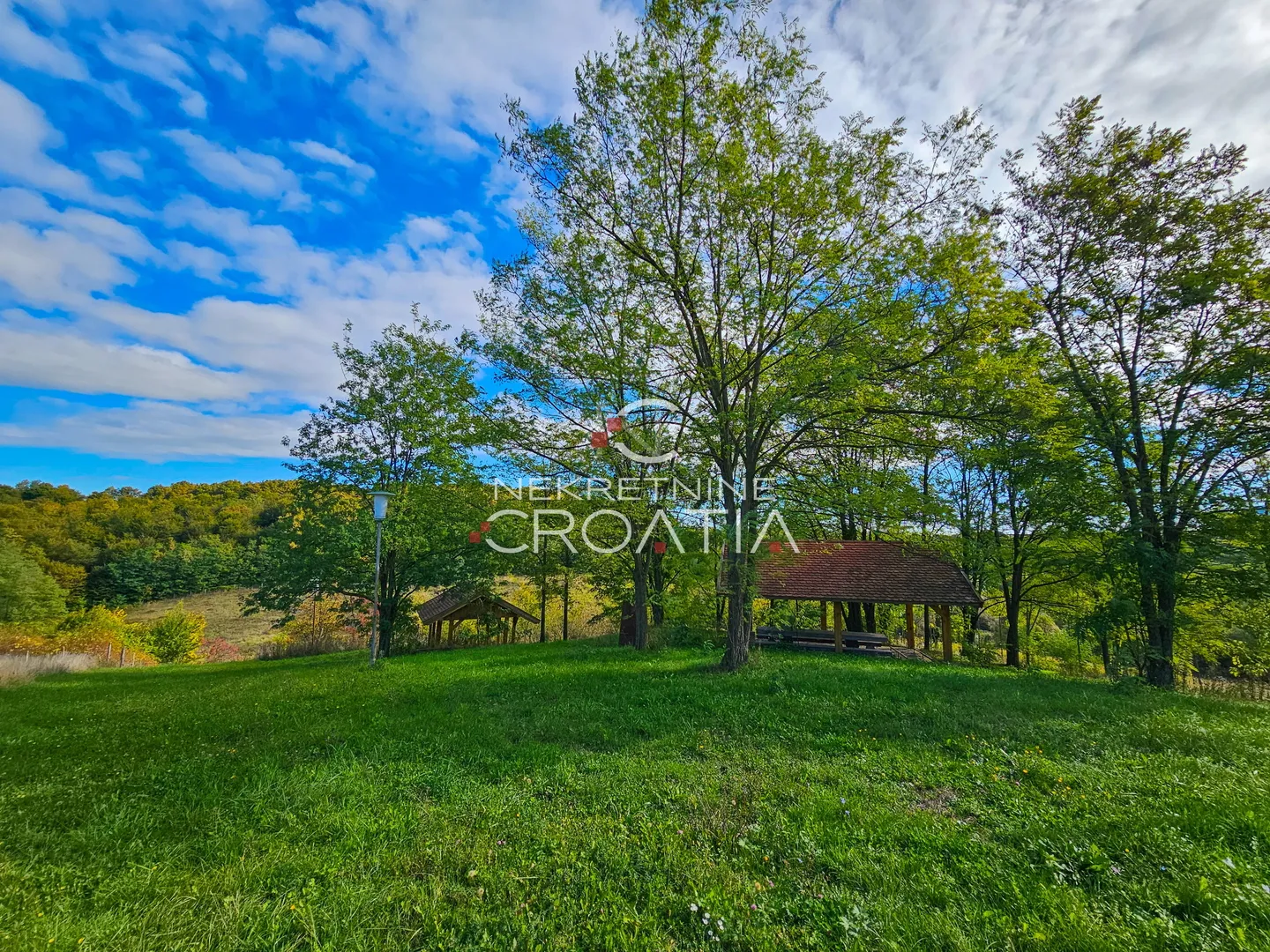 4,5 ha zemljišta + kuća - slika 5