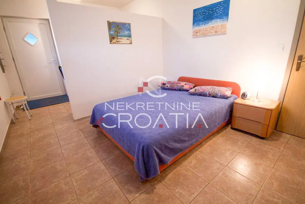 trogir, seget: kuća sa 6 apartmana! - slika 27