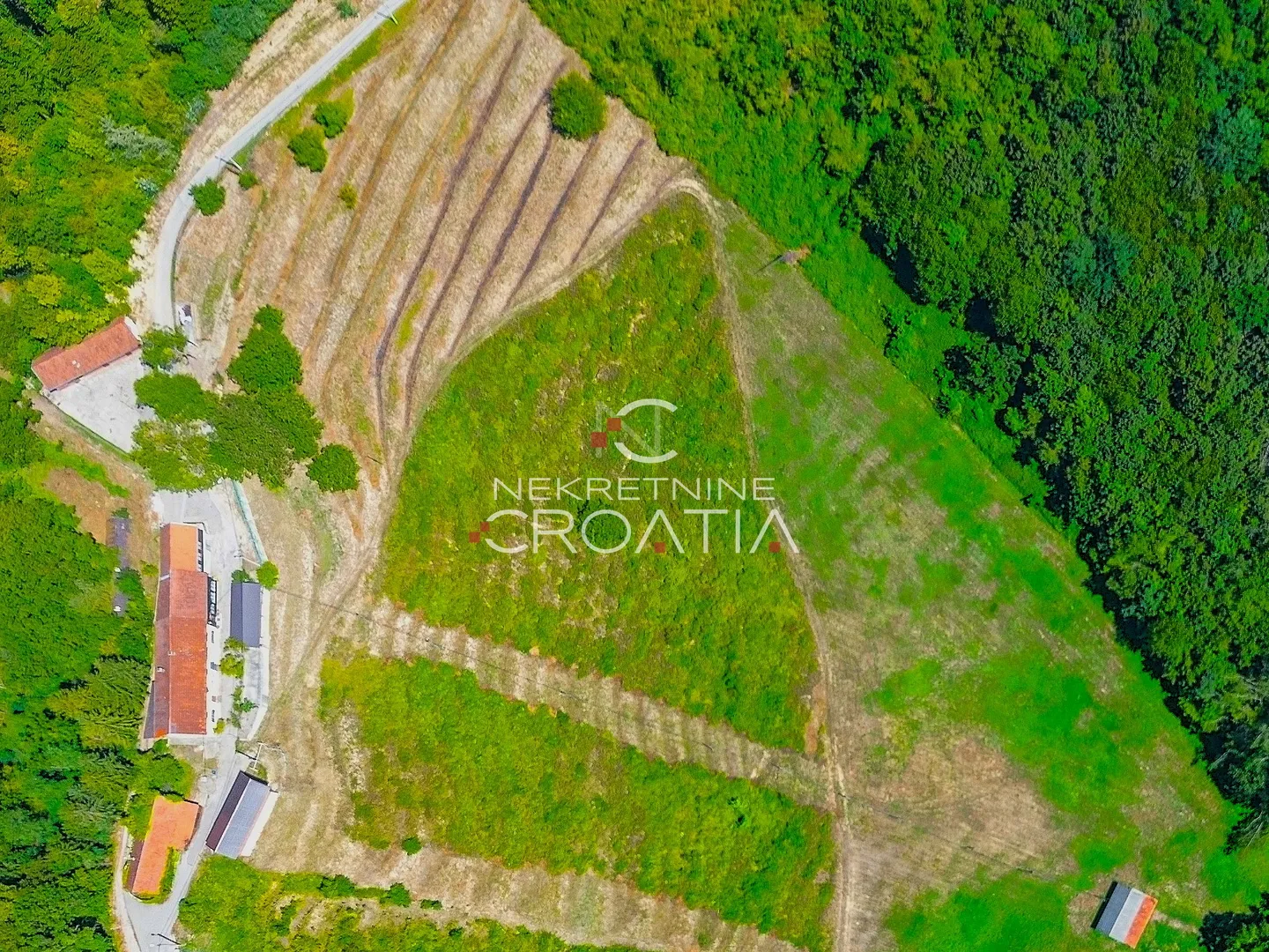autohtono imanje sa 3.5 ha zemljišta, 2 m od slovenske granice! - slika 29