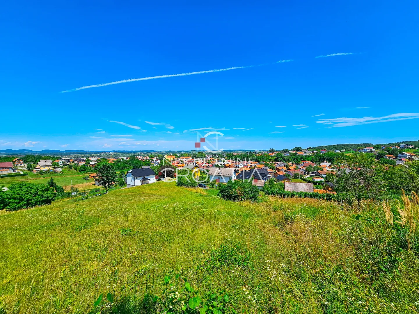 IVANEC: 16 €/m2, PRIKLJUČAK VODE, 600 m od centra!