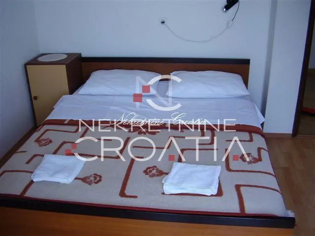 kuća sa 6 apartmana!. - slika 12