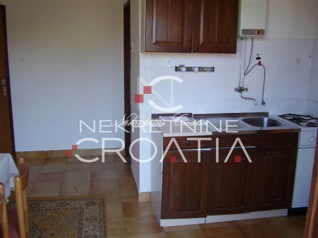 kuća sa 6 apartmana!. - slika 7