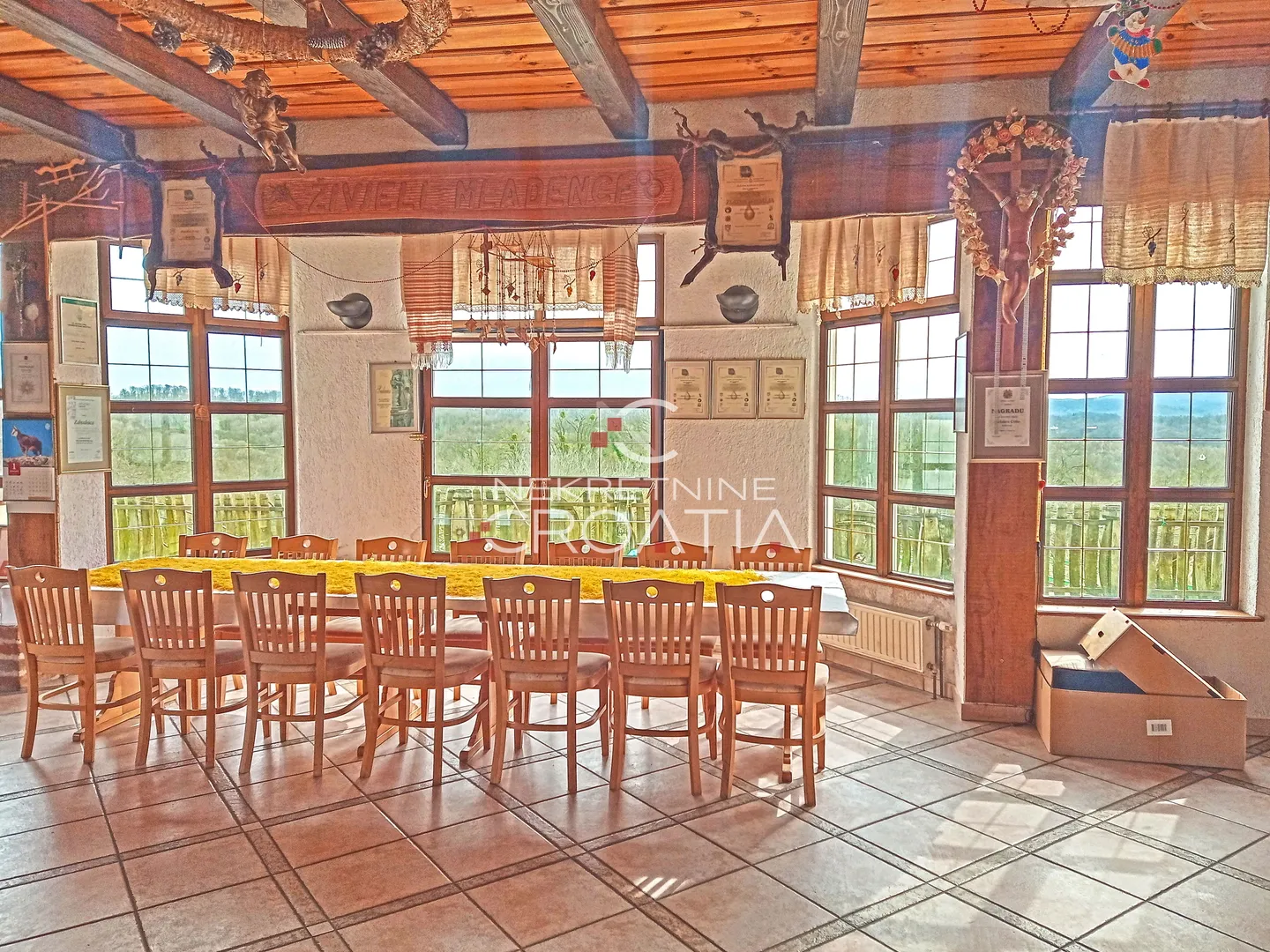 uhodan turistički objekt - slika 6