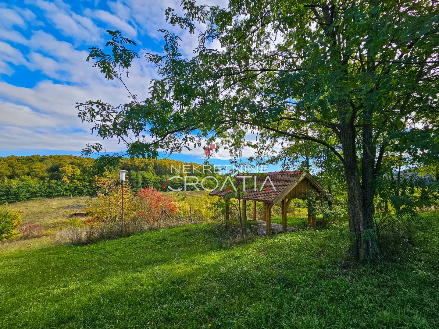 4,5 ha zemljišta + kuća - slika 6