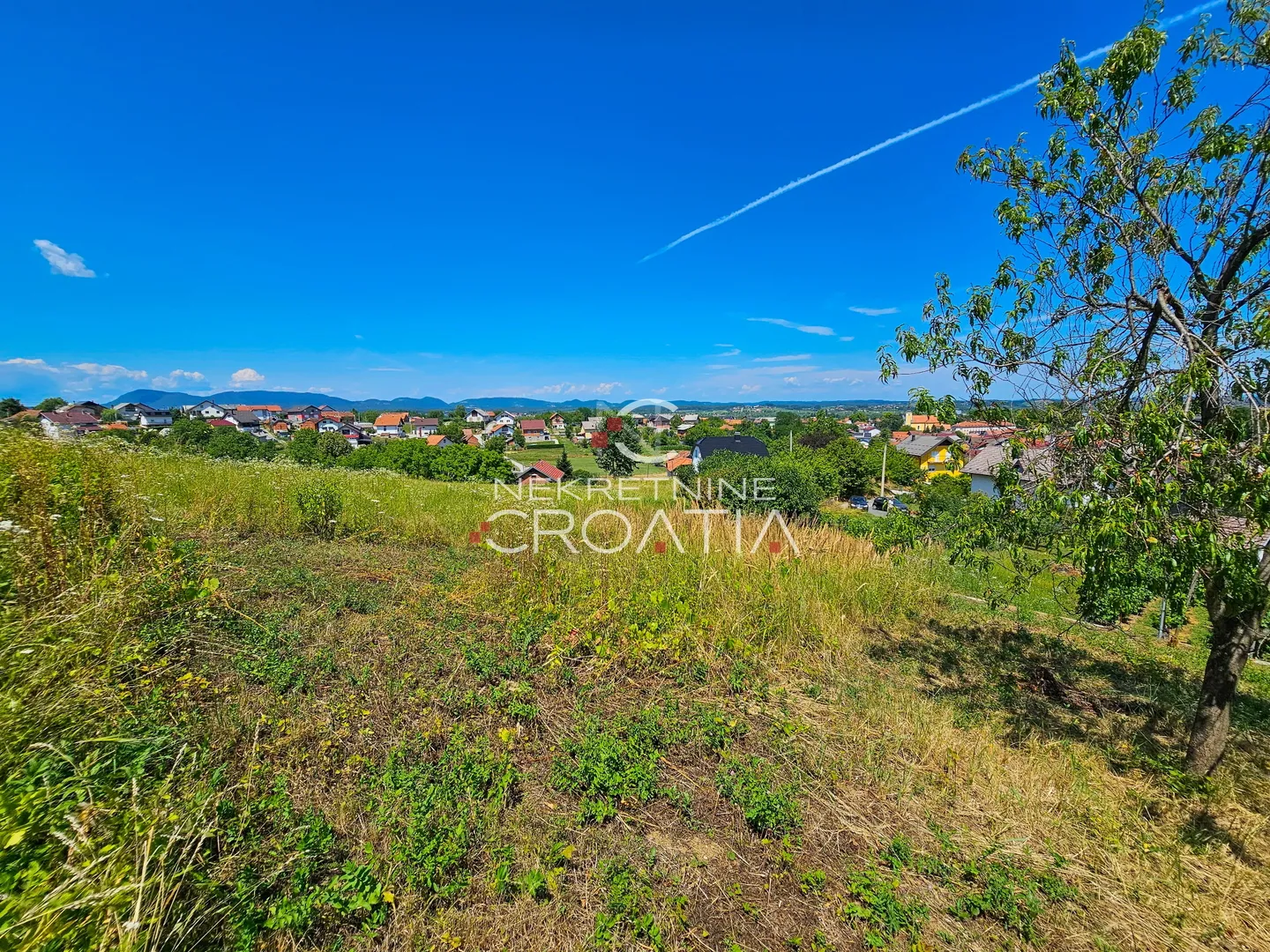 ivanec: 16 €/m2, priključak vode, 600 m od centra! - slika 6