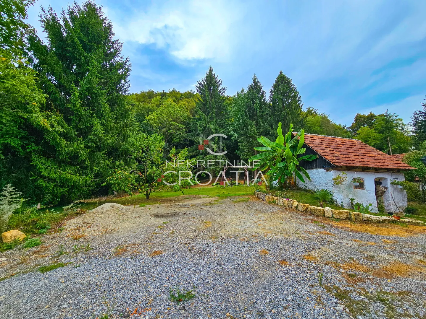 novouređena kuća i 28.398 m2 zemljišta! - slika 5