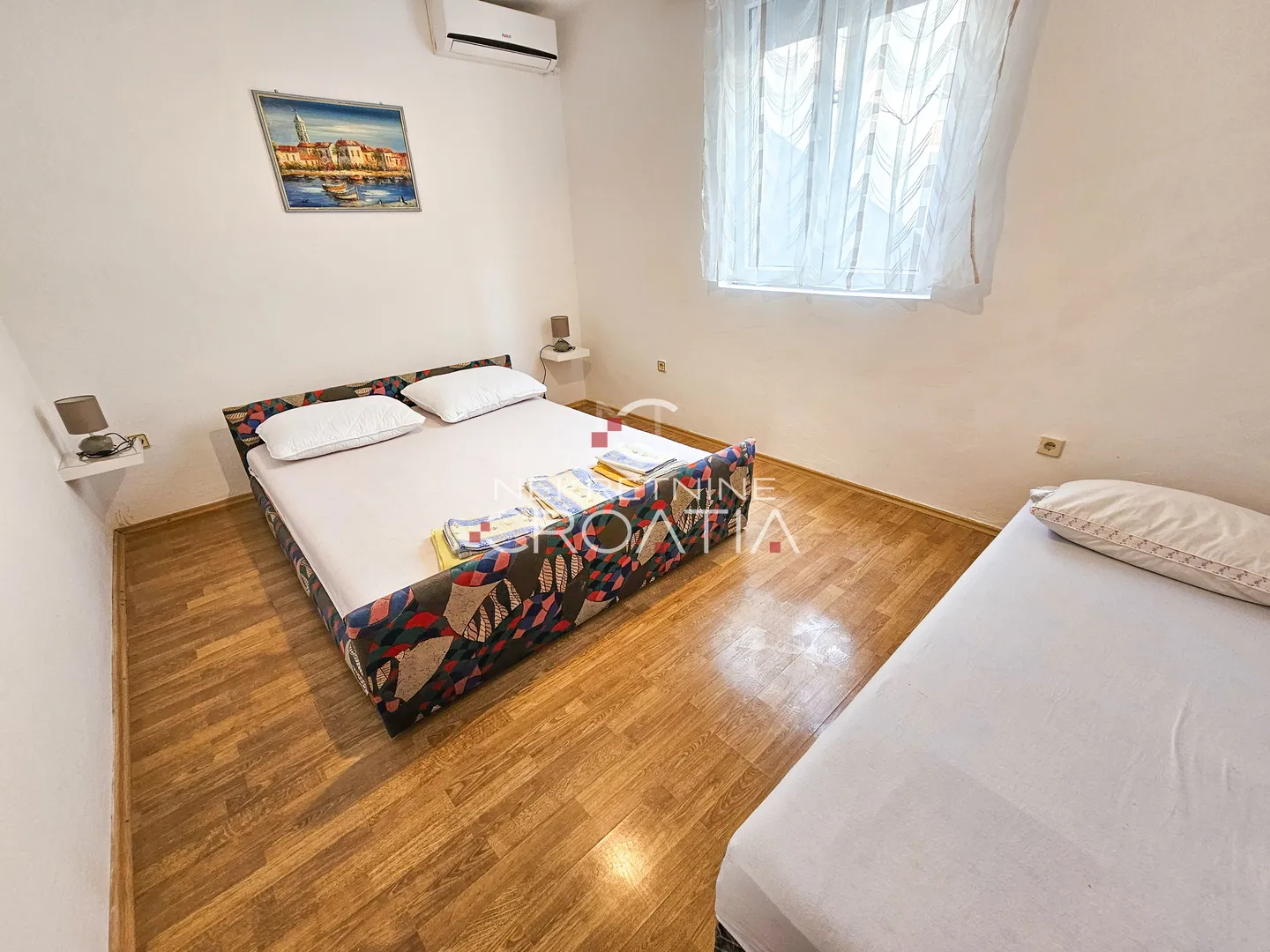 prizna: 1. red do mora, 3 apartmana! - slika 12