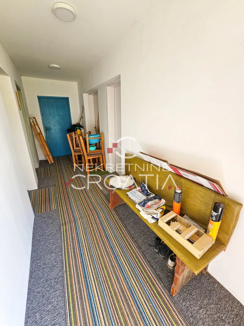 4,5 ha zemljišta + kuća - slika 18