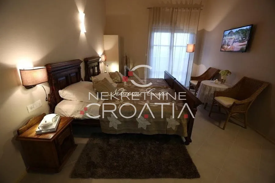 luksuzna istarska vila sa bazenom - slika 23