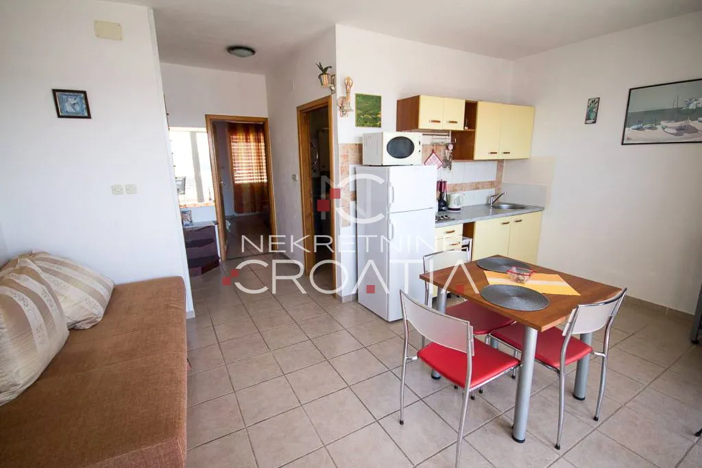 trogir, seget: kuća sa 6 apartmana! - slika 20