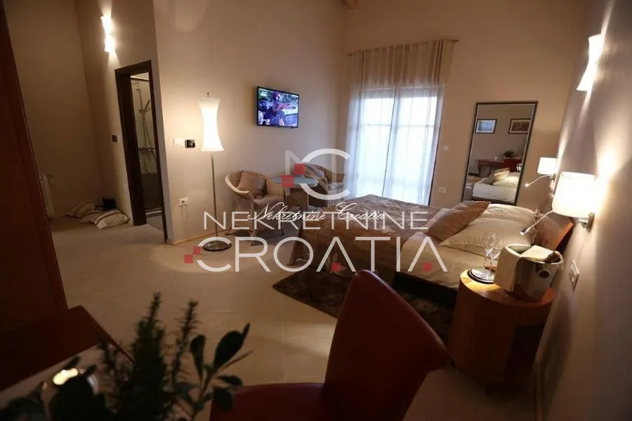 luksuzna istarska vila sa bazenom - slika 24