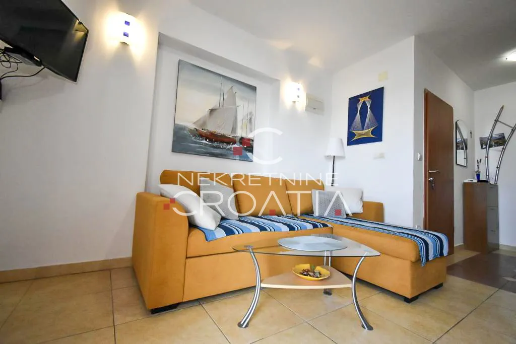 trogir, seget: kuća sa 6 apartmana! - slika 8