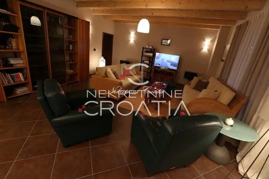luksuzna istarska vila sa bazenom - slika 11