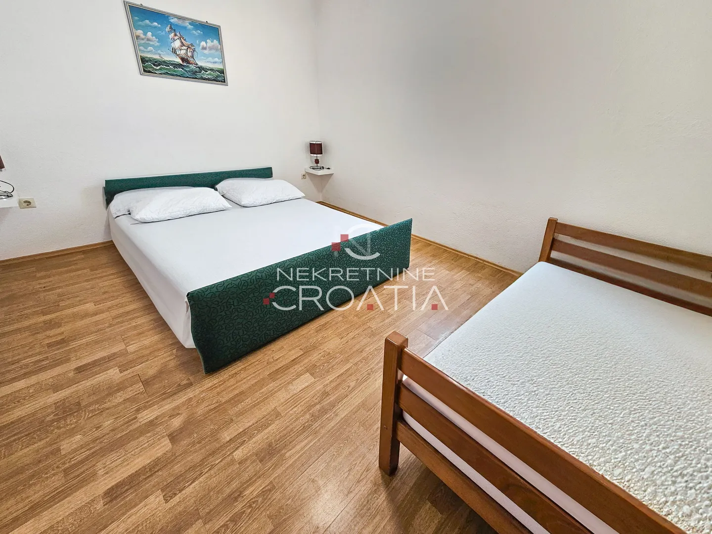 prizna: 1. red do mora, 2 apartmana! - slika 13