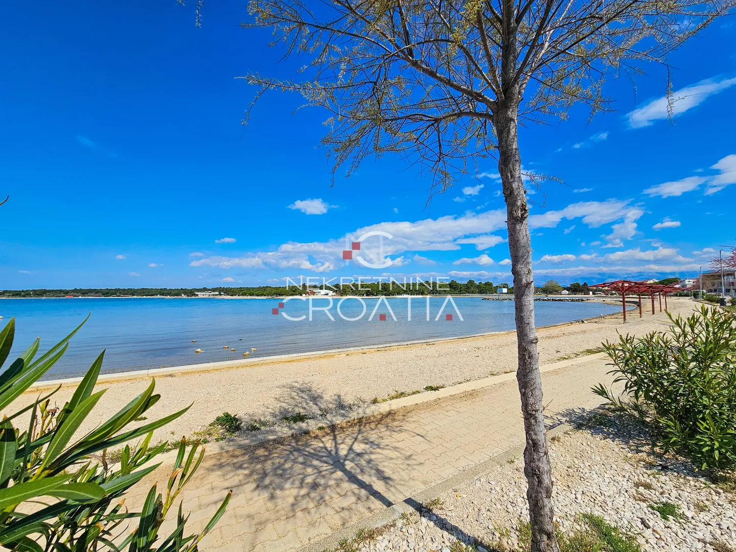 zaton: 2sp sobe, 2 spremišta, 2 terase i dvorište, 100 m od plaže! - slika 26