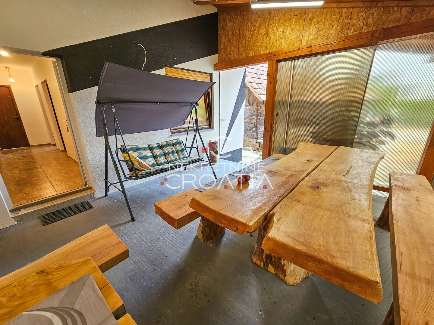 novouređena kuća i 28.398 m2 zemljišta! - slika 16