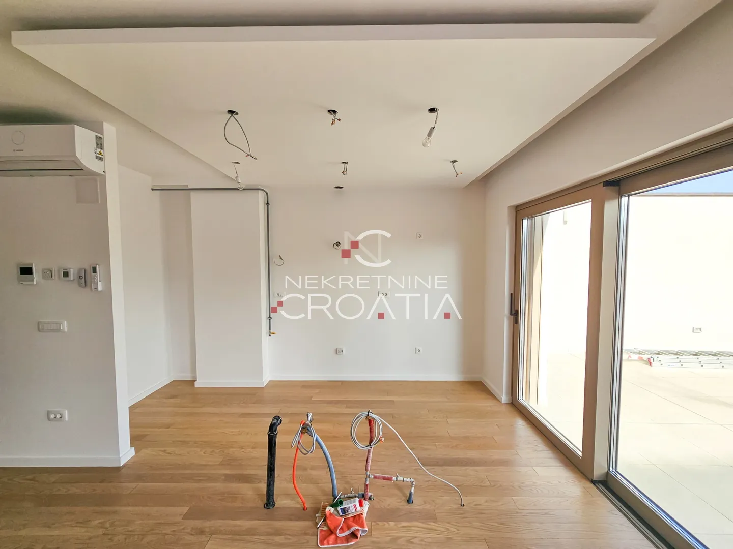 barokna jezgra, penthouse u novogradnji, 2.471€/m2 - slika 3