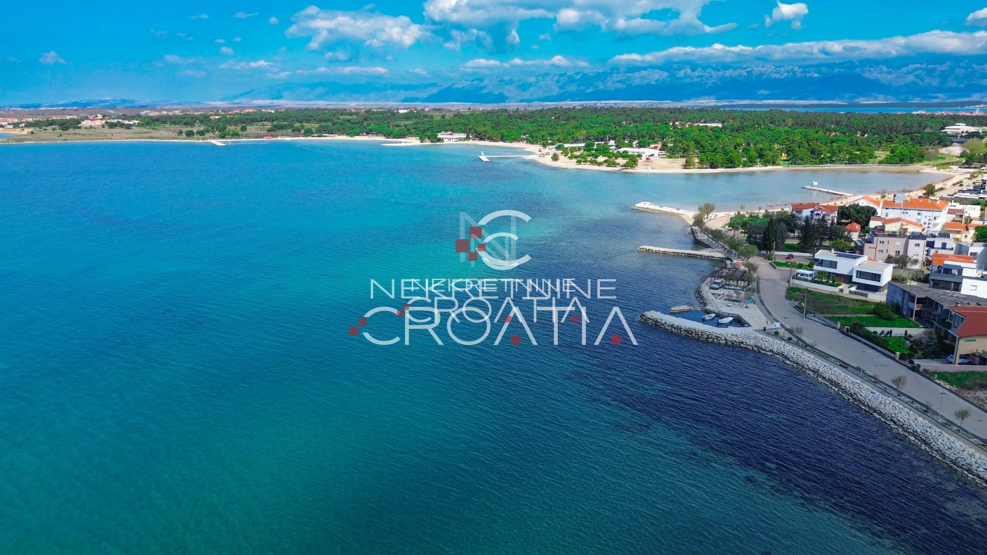 ZATON, 100 m OD PLAŽE: 2SP sobe, 2 SPREMIŠTA, 2 TERASE I DVORIŠTE! - Zaton, Nin