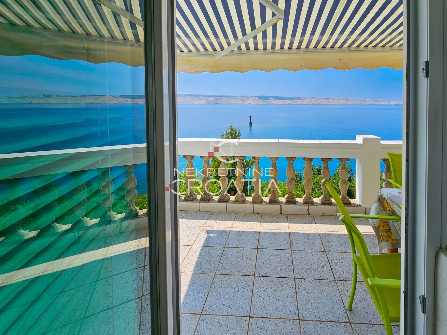 ekskluzivno: 9 apartmana 10 m od mora (1. red) - slika 26