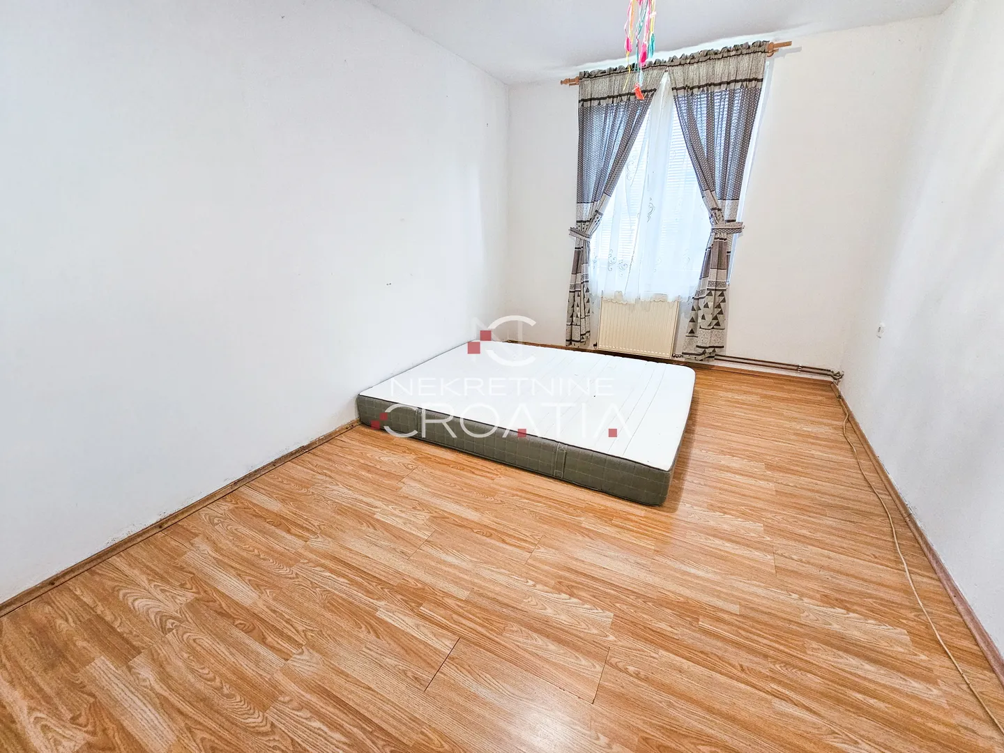 klenovnik, prilika, 235 m2! - slika 17