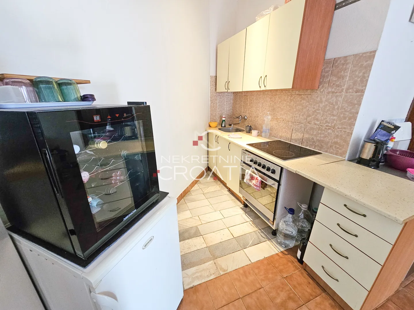 prizna: 1. red do mora, 2 apartmana! - slika 10