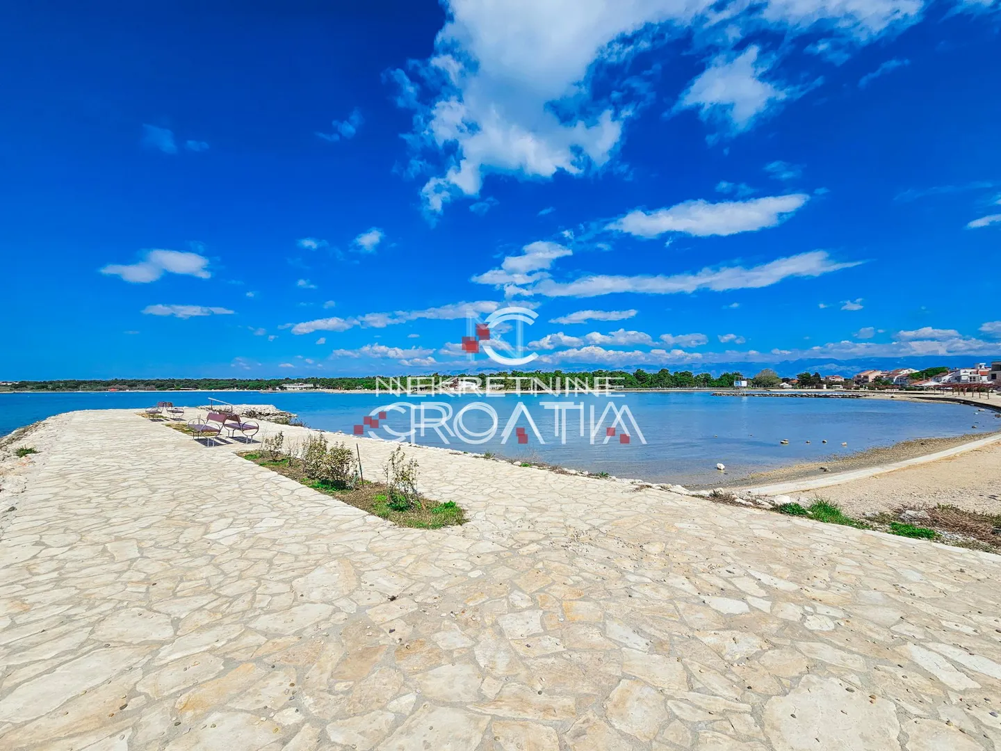 zaton, 100 m od plaže: 2sp sobe, 2 spremišta, 2 terase i dvorište! - slika 30