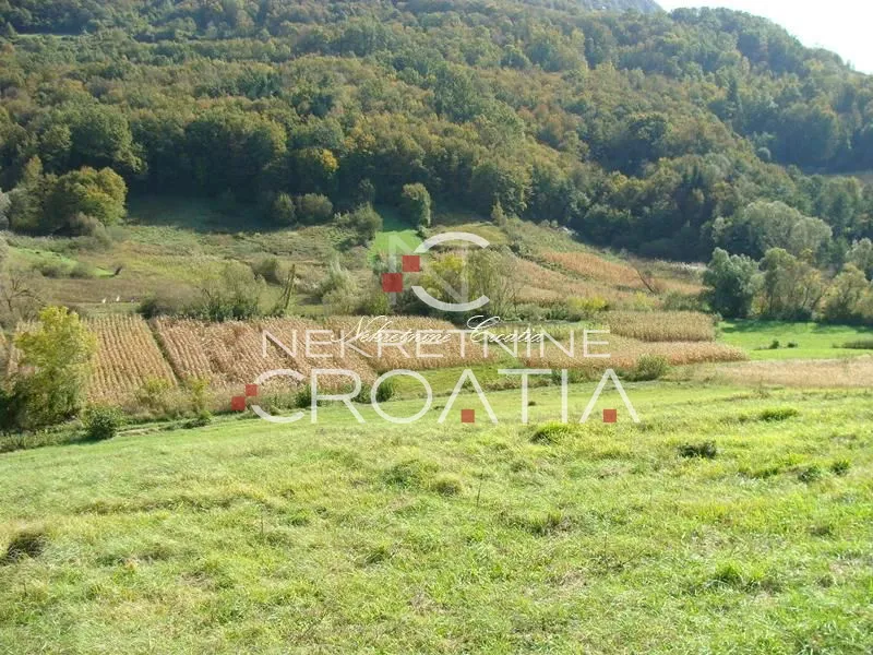 cvetlin, građevinsko sa dva prilaza - slika 9