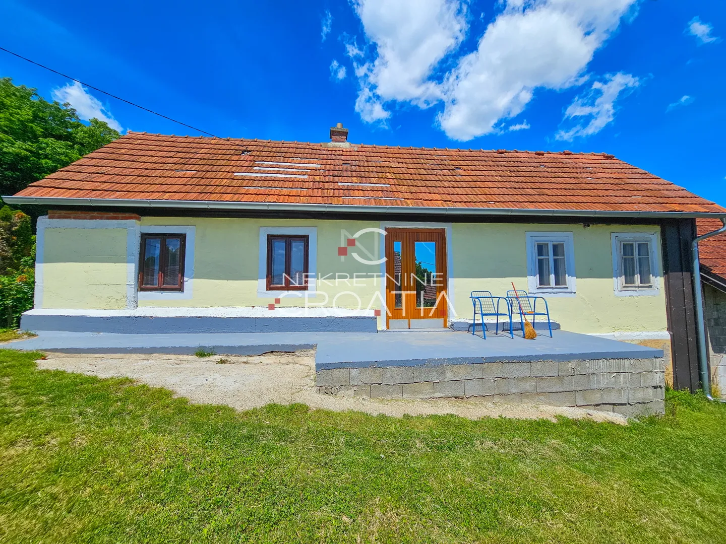 trad. prizemnica iz 1926. g. i veliko zemljište! - slika 5