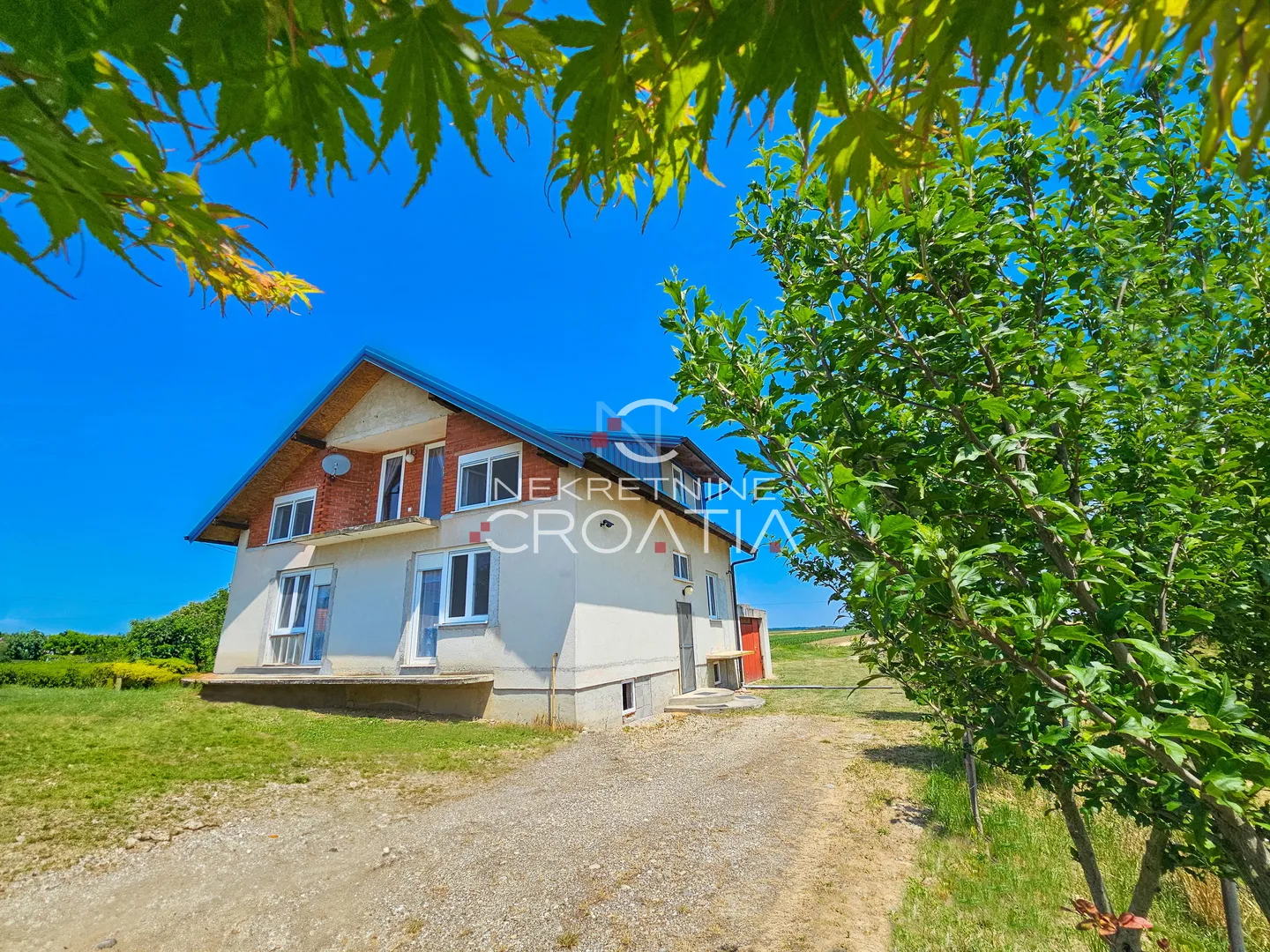 DONJE LADANJE: NOVOUREĐENA, 12 km od VARAŽDINA! - Donje Ladanje, Maruševec