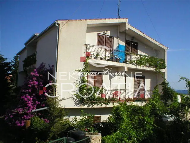 kuća sa 6 apartmana!. - slika 2