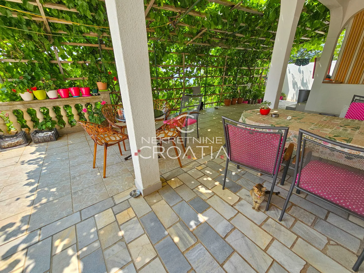 prizna: 1. red do mora, 2 apartmana! - slika 4