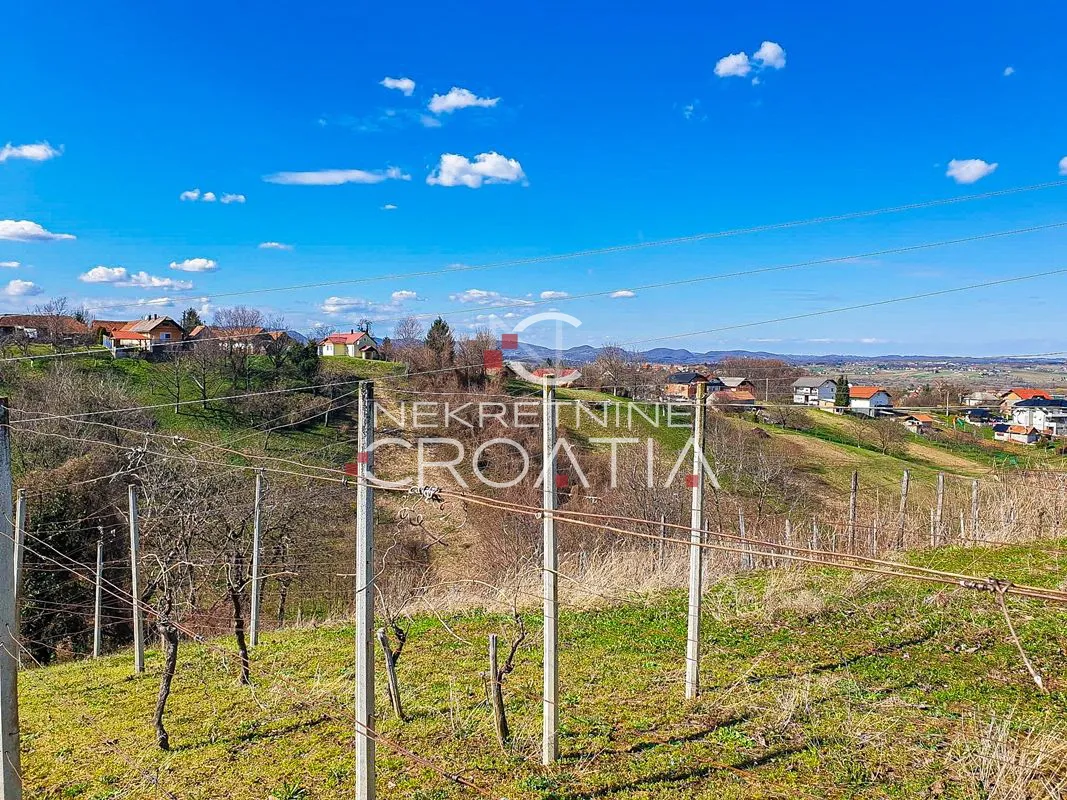 salinovec, građevinsko sa izvorom vode! - slika 2