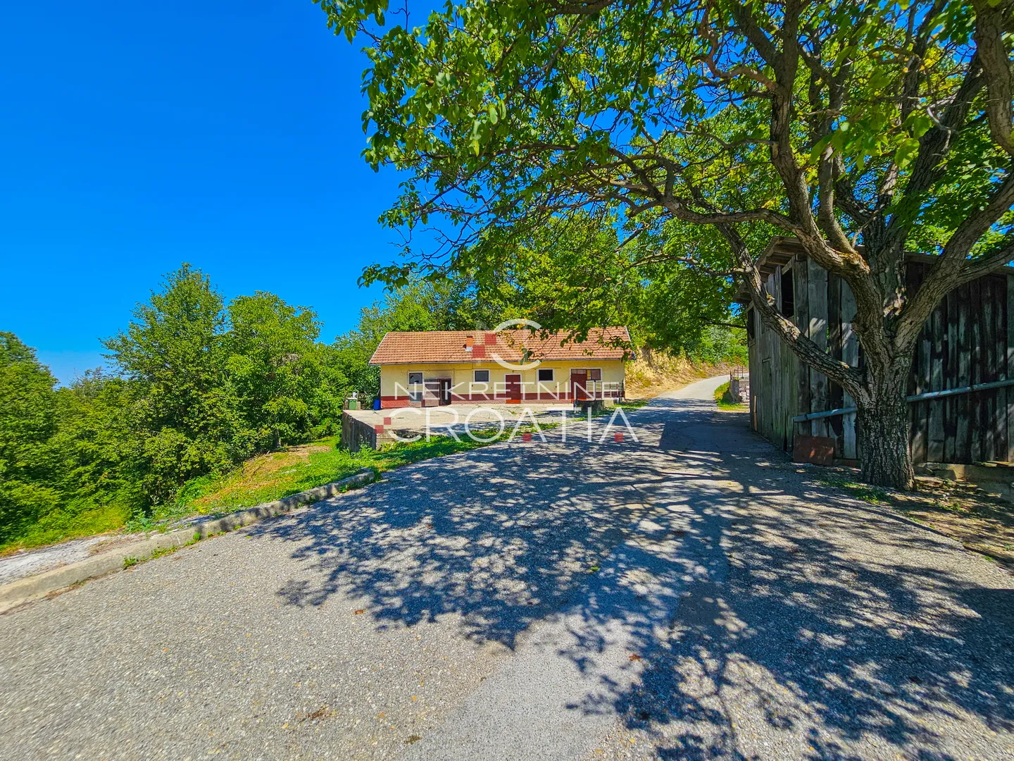 autohtono imanje sa 3.5 ha zemljišta, 2 m od slovenske granice! - slika 27